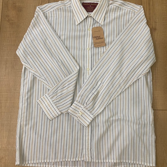 Two Comfort Outfitter Button Down Shirts - Picture 3 of 4